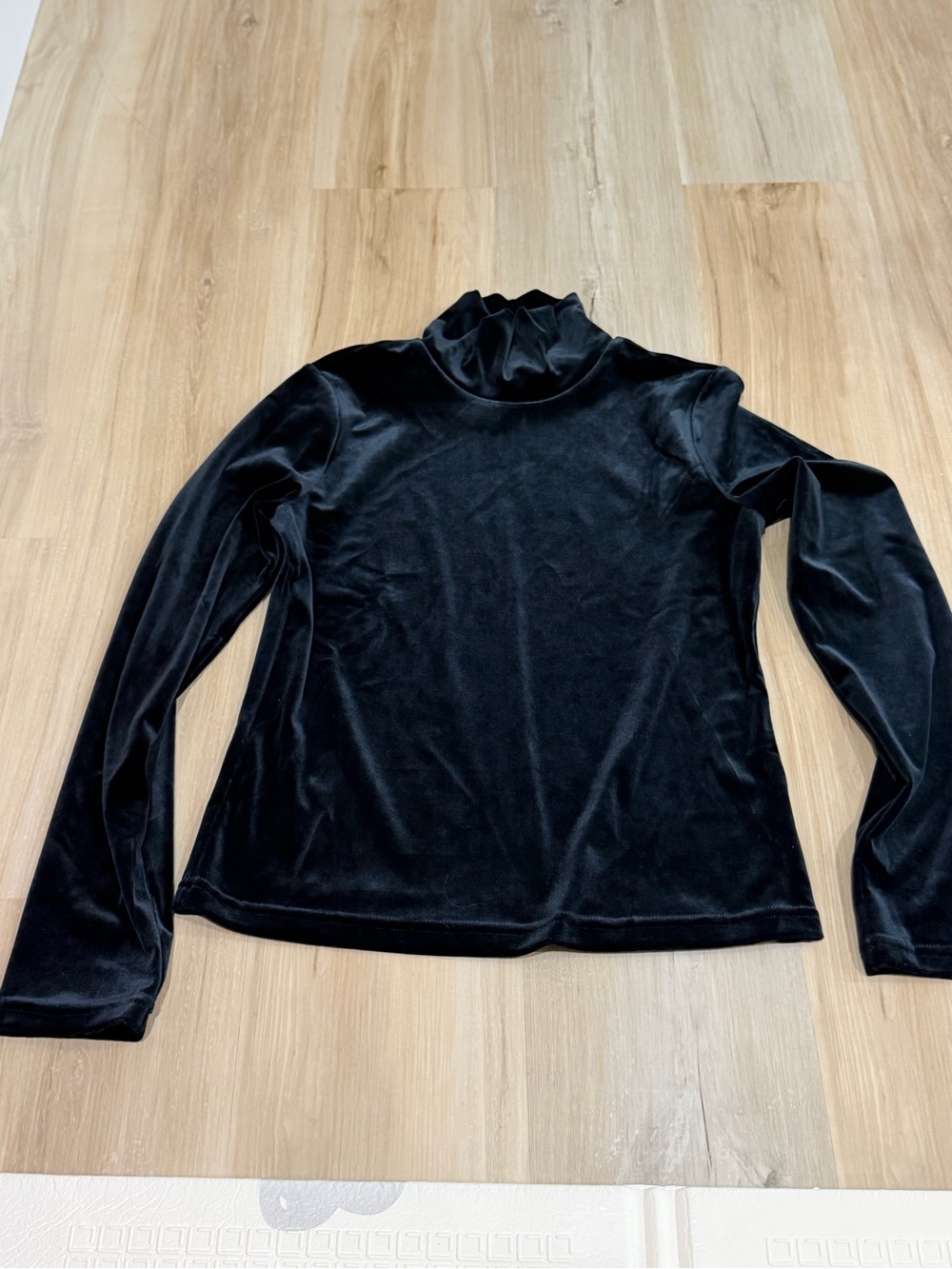 Women’s Black Velvet Long-Sleeve Mock Neck Top